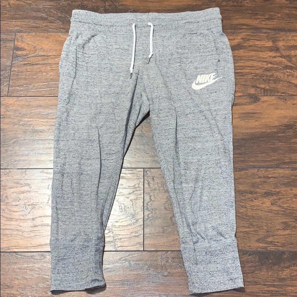 Nike Cropped Leggings